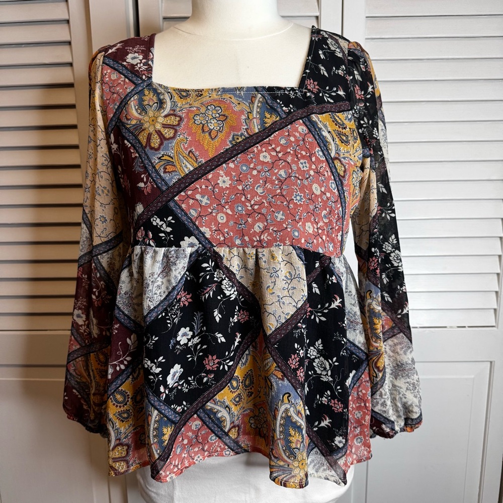 AMERICAN EAGLE WOMENS MEDIUM FLORAL PATCHWORK PEPLUM SHEER BLOUSE PEASANT HIPPIE